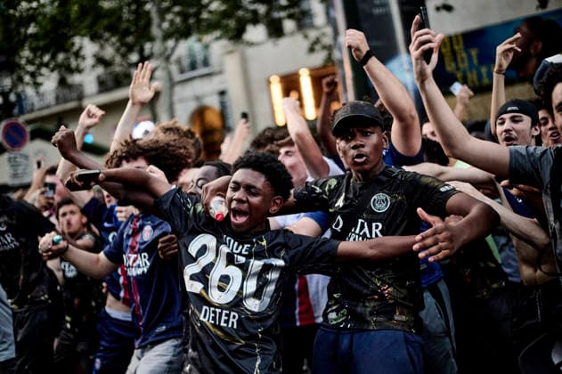 Paris supporters celebrate PSG s victory in 2026 Champions League on Champs-Elysees, on May 30, 2026. - 30 05 2026 - France Paris -  AntoninxBuratx xLexPictorium LePictorium_0335119