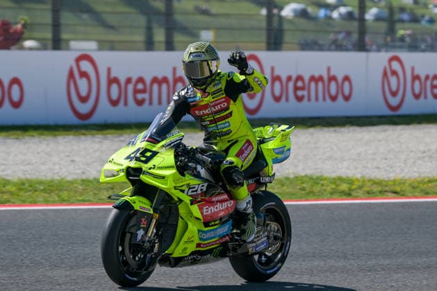 IPA85206207 - Fabio Di Giannantonio ITA Pertamina Enduro Vr46 Racing Team Ducati greets the fans at the Mugello International Circuit during Gran Premio d Italia, MotoGP World Championship, WM, Weltmeisterschaft in Mugello, Italy, May 31 2026  Copyright: xAlessioxMarini IPAxSportx xx 85206207