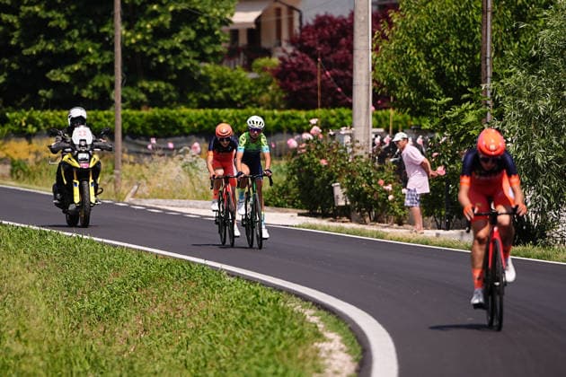 The race Italy™s Eleonora La Bella of Aromitalia Vaiano™s, Italy™s Elisa De Vallier of Top Girls Fassa Bortolo™s, Italy™s Sara Luccon of Top Girls Fassa Bortolo™s during Stage 2 of the Giro d™Italia Women, from Roncade to Caorle, Italy, Sunday, May 31, 2026  Copyright: xMarcoxAlpozzi LaPressex