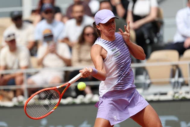 ROLAND GARROS 2026 Thierry Larret MAXPPP - PARIS (75) 31 05 2026 Thierry Larret Maxppp. Tennis. Roland Garros 2026. Internationaux de France de tennis. Stade Roland Garros, Paris (75). Le 31 Mai. Court Philippe CHATRIER : Marta KOSTYUK (UKR) vs Iga SWIATEK (POL). PARIS (75) STADE ROLAND GARROS PARIS ILE DE FRANCE FRANCE  Copyright: xMAXPPPxThierryxLarretx TLR202605313773 TLR202605313773