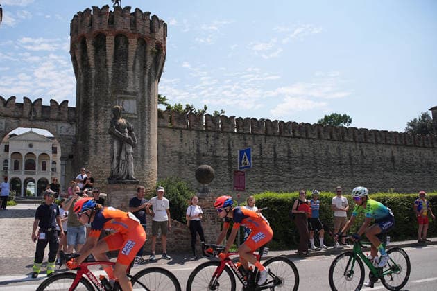 The race during Stage 2 of the Giro d™Italia Women, from Roncade to Caorle, Italy, Sunday, May 31, 2026  Copyright: xMarcoxAlpozzi LaPressex