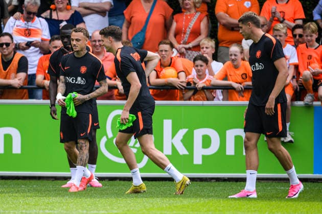 2026-05-31 - Dutch Squad Training ZEIST, NETHERLANDS - MAY 31: Noa Lang of the Netherlands squad, Guus Til of the Netherlands squad, Micky van de Ven of the Netherlands squad during a training during a Dutch Squad Training at KNVB Campus on May 31, 2026 in Zeist, Netherlands. Zeist KNVB Campus Netherlands Content not available for redistribution in The Netherlands directly or indirectly through any third parties. Copyright: xDennisxBresserx