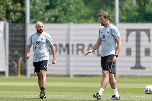 SOCCER - AUT vs TUN, test match VIENNA,AUSTRIA,31.MAY.26 - SOCCER - OEFB international test match, Austria vs Tunisia, preview, training team AUT. Image shows assistant coach Onur Cinel and assistant coach Lars Kornetka (AUT).  GEPAxpictures xArminxRauthner