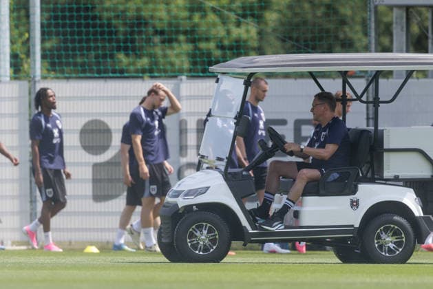 SOCCER - AUT vs TUN, test match VIENNA,AUSTRIA,31.MAY.26 - SOCCER - OEFB international test match, Austria vs Tunisia, preview, training team AUT. Image shows head coach Ralf Rangnick (AUT) and the team of AUT.  GEPAxpictures xArminxRauthner