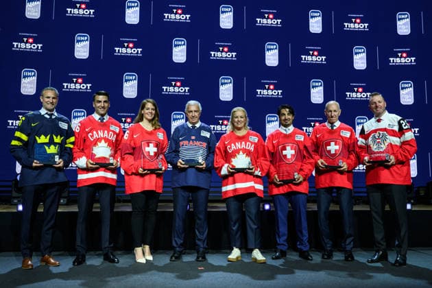 Sport Bilder des Tages 260531 Niklas Kronwall, Patrice Bergeron, Florence Schelling, Luc Tardif, Cassie Campbell-Pascall, Andres Ambühl, Ralph Krueger and Thomas Vanek pose for a photo after being inducted to the IIHF Hall of Fame during the IIHF Hall of Fame Ceremony on May 31, 2026 in Zürich. Photo: Jesper Zerman BILDBYRAN kod JZ JZ0740 ishockey Ice hockey, Eishockey iihf hall of fame ceremony ceremoni bbeng *** 260531 Niklas Kronwall, Patrice Bergeron, Florence Schelling, Luc Tardif, Cassie Campbell Pascall, Andres Ambühl, Ralph Krueger and Thomas Vanek pose for a photo after being inducted to the IIHF Hall of Fame during the IIHF Hall of Fame Ceremony on May 31, 2026 in Zurich Photo Jesper Zerman BILDBYRAN kod JZ JZ0740 ishockey ice hockey iihf hall of fame ceremony ceremony bbeng  Copyright: JESPERxZERMAN BB260531JZ007