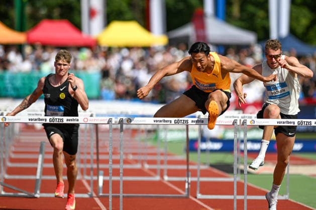 ATHLETICS - Hypomeeting Goetzis 2026 GOETZIS,AUSTRIA,31.MAY.26 - ATHLETICS - World Athletics Combined Events Tour, Hypomeeting, decathlon, 110m hurdles. Image shows Finley Gaio (SUI), Yuma Mauyama (JPN) and Sven Roosen (NED).  GEPAxpictures xOliverxLerch