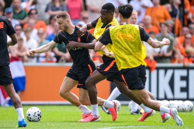 2026-05-31 - Dutch Squad Training ZEIST, NETHERLANDS - MAY 31: Teun Koopmeiners of the Netherlands squad during a training, Denzel Dumfries of the Netherlands squad during a Dutch Squad Training at KNVB Campus on May 31, 2026 in Zeist, Netherlands. Zeist KNVB Campus Netherlands Content not available for redistribution in The Netherlands directly or indirectly through any third parties. Copyright: xDennisxBresserx