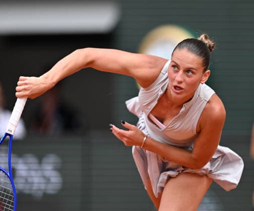 2026 French Open, Roland-Garros - Day 8 PARIS, FRANCE - MAY 31: Marta Kostyuk of Ukraine in action against Iga Swiatek of Poland during their Women s Singles fourth round match on Day Eight of the 2026 French Open tennis tournament at the Roland-Garros Complex in Paris on May 31, 2026. Mustafa Yalcin Anadolu Paris France. Editorial use only. Please get in touch for any other usage.  Copyright: x2026xAnadoluxMustafaxYalcinx
