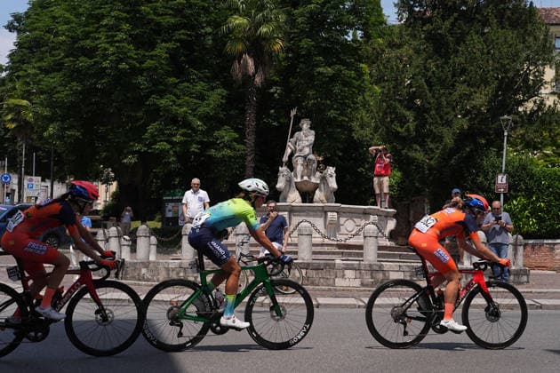 Italy™s Elisa De Vallier of Top Girls Fassa Bortolo™s, Italy™s Eleonora La Bella of Aromitalia Vaiano™s, Italy™s Sara Luccon of Top Girls Fassa Bortolo™s during Stage 2 of the Giro d™Italia Women, from Roncade to Caorle, Italy, Sunday, May 31, 2026  Copyright: xMarcoxAlpozzi LaPressex