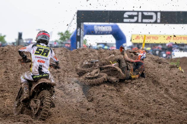 MXGP of Teutschenthal 2026 Teutschenthal, Deutschland 31. Mai 2026 Im Bild:v.li.Roberti Andrea KTM ITA FMI RACESTORE KTM RACING TEAM Teutschenthal Motocross Strecke Talkessel Sachsen-Anhalt Deutschland *** MXGP of Teutschenthal 2026 Teutschenthal, Germany 31 May 2026 Pictured from left Roberti Andrea KTM ITA FMI RACESTORE KTM RACING TEAM Teutschenthal Motocross Track Talkessel Sachsen Anhalt Germany