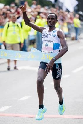 Patrick Nimubona celebrates after winning the 46th edition of the Brussels 20km run, Sunday 31 May 2026 in Brussels. JASPERxJACOBS  x175528127x