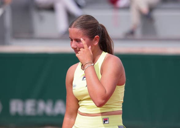 Ida Wobker GER , Girls Singles, Girls Singles, Ida Wobker GER reacts upset, anger, disappointed, disappointment, Emotion Tennis French Open 2026 Roland Garros Paris France 31 May 2026 Copyright: xJuergenxHasenkopfx