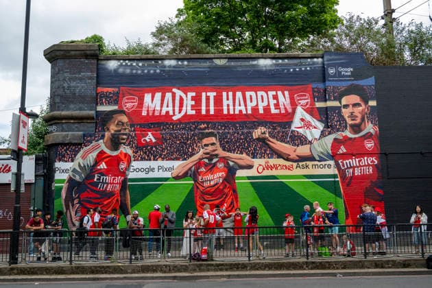 May 31, 2026, London, London, UK: LONDON, UK. Fans gather ahead of Arsenal FC riding an open-top bus on Holloway Road in a parade around Islington to celebrate winning the Premier League (the first title win in 22 years), the day after being beaten on penalties by Paris St Germain (PSG) in the Champions League Final in Budapest. 500,000 to 1m people are estimated to be attending on Sunday. Fans Gather For Arsenal FC Parade On Holloway Road  - ZUMAl94_ 0857976582st Copyright: xStephenxChungx