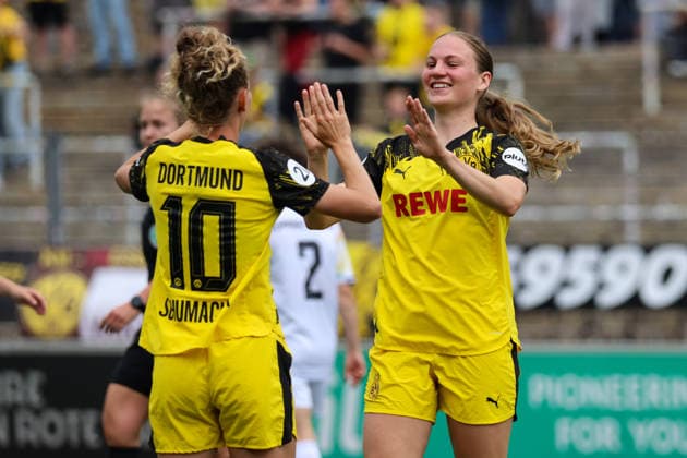 Dortmund, Germany 31 May 2026 Regionalliga West Women 26 Matchday BVB Women vs Vorwärts Spoho Köln Women In the picture from left the second scorer Annika Enderle BVB makes the goal to 1 0 for Dortmund and cheers with Rita Schumacher BVB Copyright: HMBxMedia MadeleinexFantini