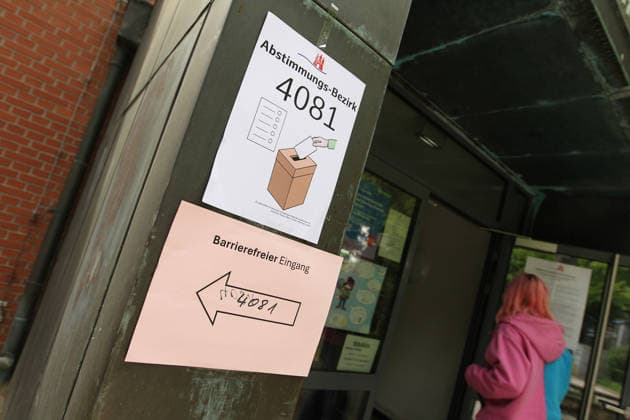 Entrance to the canteen of the Adolph Schönfelder School, which was the voting center for the referendum on Hamburgs bid for the Olympic Games and Paralympics on May 31 Barmbek Hamburg