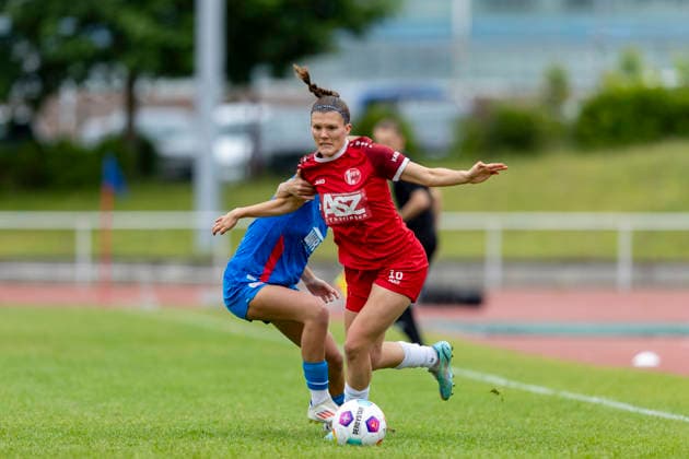 Regionalliga Nordost Frauen F C Hansa Rostock vs 1 FFV Erfurt Rostock 31 05 2026 Laurentia Köhler 6 F C Hansa Rostock vs Tessa Berger 16 1 FFV Erfurt Regionalliga Nordost Frauen F C Hansa Rostock vs 1 FFV Erfurt Sportforum Leichtathletikstadion Rostock 31 05 2026 Copyright: xBEAUTIFULxSPORTS Duehringx
