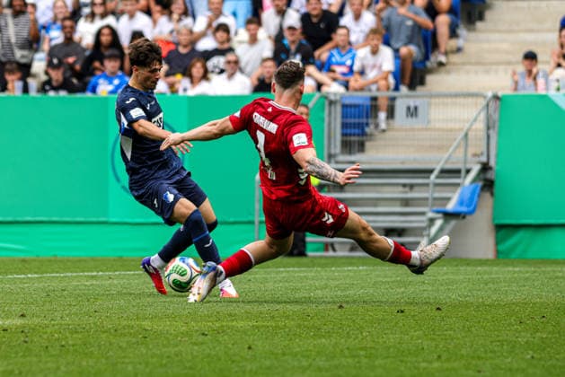 31 05 2026, xhettx, Fußball DM A Junioren , TSG 1899 Hoffenheim 1 FC Köln v l David Creta TSG Hoffenheim U19, 14 mit dem schuss und Luis Magnus Stapelmann 1 FC Köln U19, 4 versucht zu blocken DFL DFB REGULATIONS PROHIBIT ANY USE OF PHOTOGRAPHS as IMAGE SEQUENCES and or QUASI VIDEO