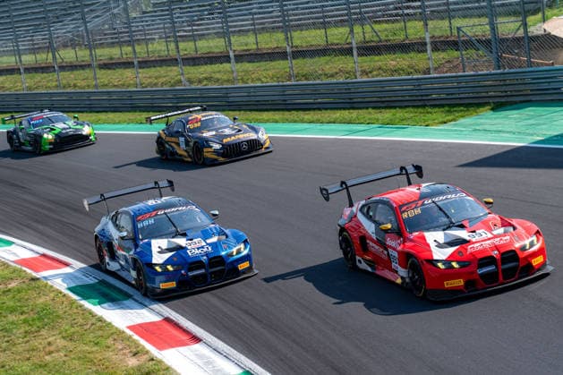 IPA85210247 - Robert DE HAAN, James KELLETT and Darren LEUNG driving the ( 991) BMW M4 GT3 EVO of team Paradine Competition and Christian HAHN, Josh ROWLEDGE and Bobby THOMPSON driving the ( 992) BMW M4 GT3 EVO of team Paradine Competition during Monza - Round 3, GT World Challenge race in Monza, Italy, May 31 2026  Copyright: xLucaxRossini IPAxSportx xx 85210247