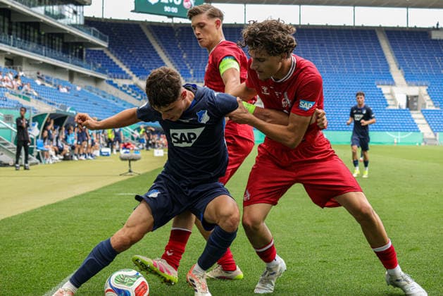 31 05 2026, xhettx, Soccer DM A Juniors , TSG 1899 Hoffenheim 1 FC Köln v l Matthew Alexander Moore TSG Hoffenheim U19, 8 blocks the ball DFL DFB REGULATIONS PROHIBIT ANY USE OF PHOTOGRAPHS as IMAGE SEQUENCES and or QUASI VIDEO