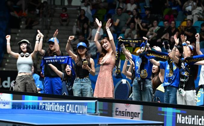 Chinas Saarbrücken fans in the final of the TTBL Final Four in Frankfurt Chinas female fans of 1 FC Saarbrücken TT cheer in the front row in the final against Borussia Düsseldorf at the TTBL Final Four in Frankfurt am Main at the Süwag Energie Arena on May 31, 2026 Frankfurt am Main Hessen Germany