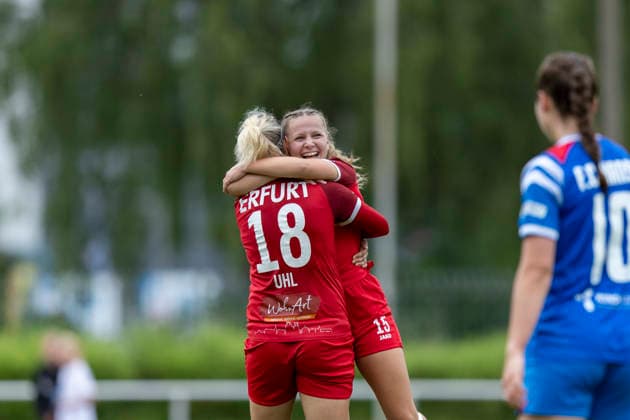 Regionalliga Nordost Frauen F C Hansa Rostock vs 1 FFV Erfurt Rostock 31 05 2026 Jubel, Mandy Uhl 18 1 FFV Erfurt and Kira Hasenbein 15 1 FFV Erfurt Regionalliga Nordost Frauen F C Hansa Rostock vs 1 FFV Erfurt Sportforum Leichtathletikstadion Rostock 31 05 2026 Copyright: xBEAUTIFULxSPORTS Duehringx