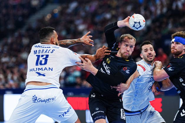 Rogerio Moraes Ferreira (Montpellier Handball, 13), Simon Pytlick (SG Flensburg-Handewitt, 02) GER, Montpellier Handball vs. SG Flensburg-Handewitt, Handball, EHF European League, Spiel um Platz 3, Saison 2025 2026, 31.05.2026 GER, Montpellier Handball vs. SG Flensburg-Handewitt, Handball, EHF European League, Spiel um Platz 3, Saison 2025 2026, 31.05.2026 Hamburg *** Rogerio Moraes Ferreira Montpellier Handball, 13 , Simon Pytlick SG Flensburg Handewitt, 02 GER, Montpellier Handball vs SG Flensburg Handewitt, Handball, EHF European League, Match for 3rd place, 2025 2026 season, 31 05 2026 GER, Montpellier Handball vs SG Flensburg Handewitt, Handball, EHF European League, Match for 3rd place, 2025 2026 season, 31 05 2026 Hamburg Copyright: xEibner-Pressefoto MarcelxvonxFehrnx EP_MFN