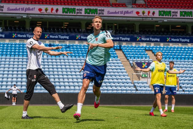 260531 Player manager Brede Hangeland and Kristoffer Ajer of the Norwegian national football team during a training session on May 31, 2026 in Oslo Photo Vegard Grott BILDBYRAN kod VG VG0931 bbeng fotball football soccer fotboll fifa world cup vm fotball vm norge norway trening träning training practice precamp pre camp  Copyright: VEGARDxGRoTT BB260531VG015