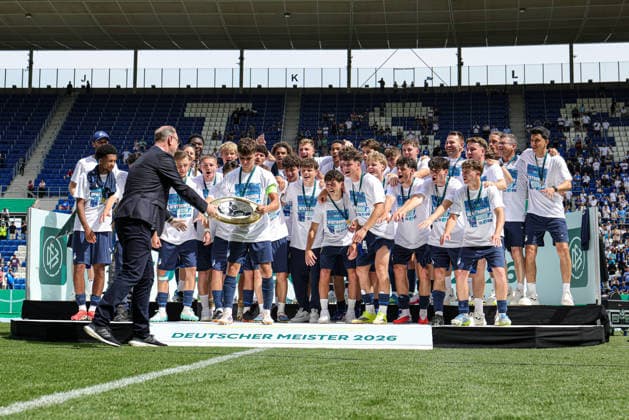 31 05 2026, xhettx, Soccer DM A Juniors , TSG 1899 Hoffenheim 1 FC Köln v l Handover of the championship trophy of the A Juniors DFL DFB REGULATIONS PROHIBIT ANY USE OF PHOTOGRAPHS as IMAGE SEQUENCES and or QUASI VIDEO
