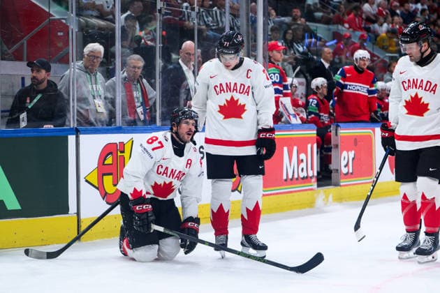 Sport Bilder des Tages 260531 Sidney Crosby of Canada in pain during the 2026 IIHF Ice hockey, Eishockey World Championship, WM, Weltmeisterschaft bronze medal game between Canada and Norway on May 31, 2026 in Zürich. Photo: Jesper Zerman BILDBYRAN kod JZ JZ0739 ishockey ice hockey ishockey-vm 2026 vm 2026 iihf world championship kanada canada norge norway bronsmatch bronze medal game bbeng *** 260531 Sidney Crosby of Canada in pain during the 2026 IIHF Ice Hockey World Championship bronze medal game between Canada and Norway on May 31, 2026 in Zurich Photo Jesper Zerman BILDBYRAN kod JZ JZ0739 ishockey ice hockey ishockey vm 2026 vm 2026 iihf world championship kanada canada norge norway bronsmatch bronze medal game bbeng  Copyright: JESPERxZERMAN BB260531JZ045