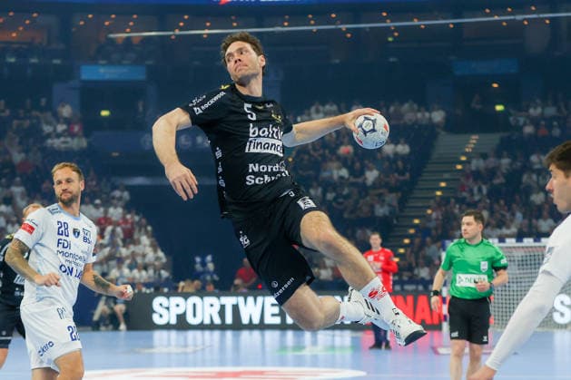 31 05 2026 ,xgox, Handball Handball EHF European League, Match for 3rd place Montpellier Handball SG Flensburg Handewitt emspor, v l Niclas Kirkelokke Kirkelökke, Flensburg, 5 throws goal, goal scorer, scores goal, scores the goal Hamburg