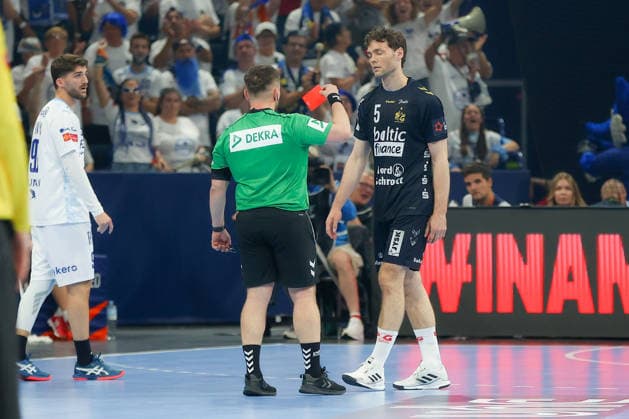 31 05 2026 ,xgox, Handball Handball EHF European League, Match for 3rd place Montpellier Handball SG Flensburg Handewitt emspor, v l Red card, sending off, sent off against Niclas Kirkelokke Kirkelökke, Flensburg, 5 Hamburg
