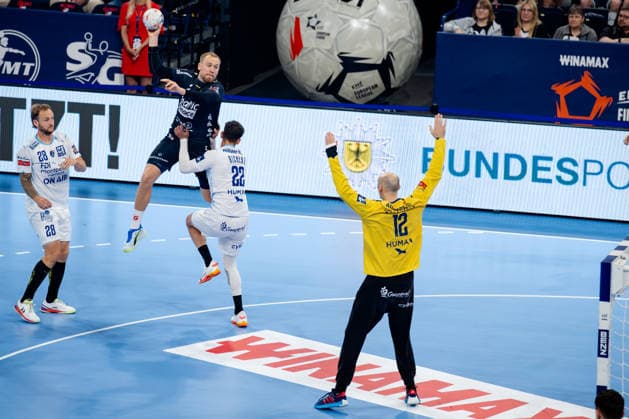 Hamburg, 31 05 2026, Handball, Men, EHF European League Men 2025 26, Match for 3rd place, Montpellier HB SG Flensburg Handewitt Simon Pytlick SG Flensburg Handewitt, 2 on goal throw
