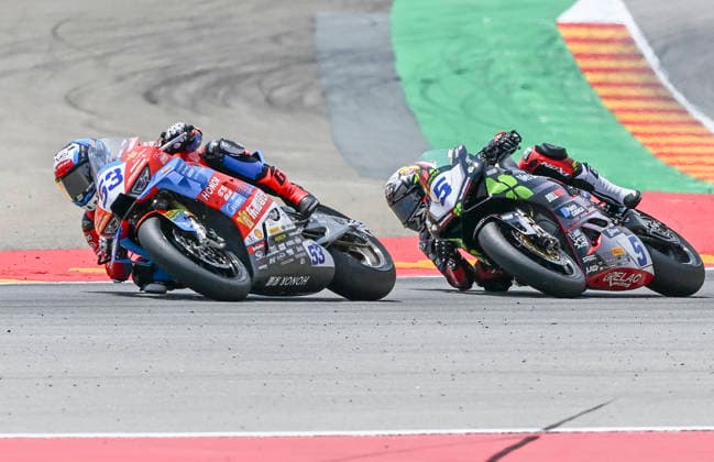 (260531) -- ALCANIZ, May 31, 2026 -- Valentin Debise (L) of EASTROC ZXMOTO Evan Bros Factory competes during the race 2 of WorldSSP at the FIM Supersport World Championship, WM, Weltmeisterschaft Aragon Round in Alcaniz, Spain, May 31, 2026. ) (SP)SPAIN-ALCANIZ-WSBK-WORLDSSP-ARAGON-RACE 2 ChengxMin 
