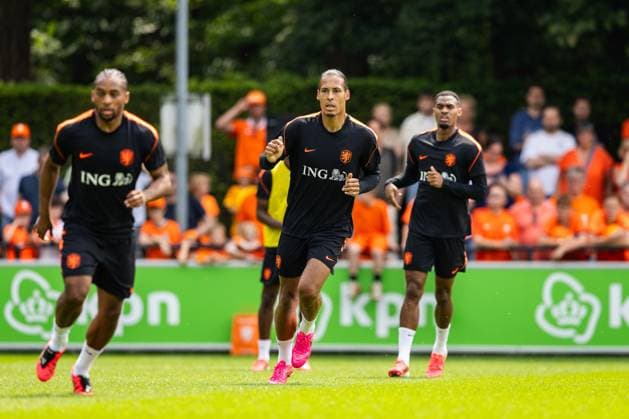 ZEIST - Virgil van Dijk and Ryan Gravenberch during the farewell training of the Dutch national team, Nationalteam at the KNVB training complex, in preparation for the World Cup in the United States. SONNY LENSEN ANP xVIxANPxSportx xxANPxIVx 559753410 originalFilename: 559753410.jpg
