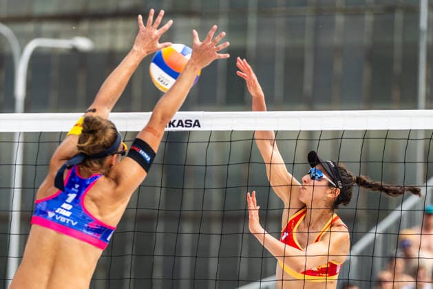 From left Katja Stam of Netherlands and Melissa Human-Paredes of Canada in action during the Raisa Schoon and Katja Stam of Netherlands vs Melissa Human-Paredes and Brandie Wilkerson of Canada match at the Pro Tour, Beach volleyball, Beachvolleyball tournament of Elite category, Ostrava, Czech Republic, May 31, 2026. (CTKxPhoto VladimirxPrycek) CTKPhotoP2026053103587  CTKPhotoP2026053103587
