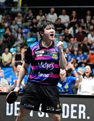 Olympic champion Fan Zhendong leads 1 FC Saarbrücken TT to the German championship in Frankfurt Chinese Olympic champion Fan Zhendong from 1 FC Saarbrücken TT scores the decisive point against his future club Borussia Düsseldorf in the final of the TTBL Final Four in Frankfurt am Main in the Süwag Energie Arena on May 31, 2026 with a victory over Kanak Jha to win 3 1 and the Saarbrücken championship l Frankfurt am Main Hessen Germany