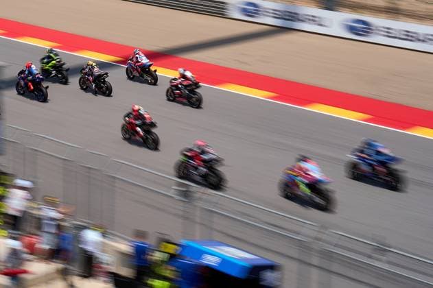 (260531) -- ALCANIZ, May 31, 2026 -- Valentin Debise (4th L) of EASTROC ZXMOTO Evan Bros Factory competes during the race 2 of WorldSSP at the FIM Supersport World Championship, WM, Weltmeisterschaft Aragon Round in Alcaniz, Spain, May 31, 2026. ) (SP)SPAIN-ALCANIZ-WSBK-WORLDSSP-ARAGON-RACE 2 MengxDingbo 