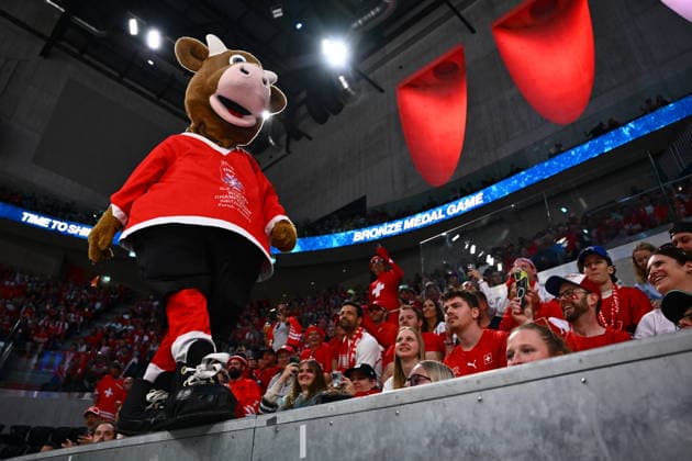 Mascot Cooly during the bronze medal match Canada vs Norway at the 2026 IIHF Ice hockey, Eishockey World Championship, WM, Weltmeisterschaft in Zurich, Switzerland, May 31, 2026. (CTKxPhoto RadekxPetrasek) CTKPhotoP2026053103792  CTKPhotoP2026053103792