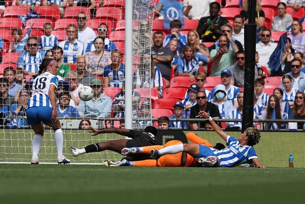 RECORD DATE NOT STATED 31st May 2026; Wembley Stadium, London, England; Womens FA Cup Final Football, Brighton and Hove Albion versus Manchester City; Khadija Shaw of Manchester City beats goalkeeper Chiamaka Nnadozie of Brighton and Hove Albion to score a goal with a header in the 38th minute for 0-1 KatiexChan
