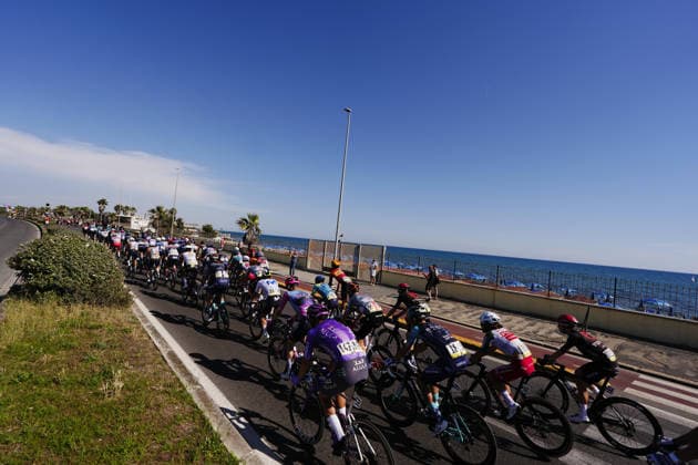 The pack rides during Stage 21 of the Giro d™Italia from Rome to Rome, Italy. Monday May 31, 2026  Copyright: xFabioxFerrari LaPressex