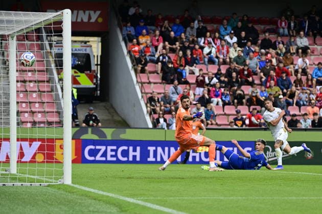 Adam Hlozek of Czech Republic, right, scores a goal during the Czech Republic vs Kosovo soccer friendly match, in Prague, Czech Republic, May 31, 2026. (CTKxPhoto RomanxVondrous) CTKPhotoP2026053103833  CTKPhotoP2026053103833