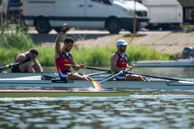 Seville, Spain. 30 May 2026. Rowers Jaime Canalejo Pazos and Javier Garcia Ordonez (Spain) celebrate their qualification to the Final A during the M2- Men s Coxless Pair Semifinal 1 Race at the World Rowing Cup 1 2026 at CEAR La Cartuja. Seville Spain Copyright: xDavidxSarmientox xVWPicsx DSG-0882