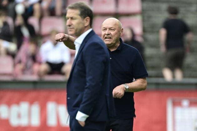 Coach of Kosovo Franco Foda, left, and Czech coach Miroslav Koubek, right, during the Czech Republic vs Kosovo soccer friendly match, in Prague, Czech Republic, May 31, 2026. (CTKxPhoto RomanxVondrous) CTKPhotoP2026053103949  CTKPhotoP2026053103949