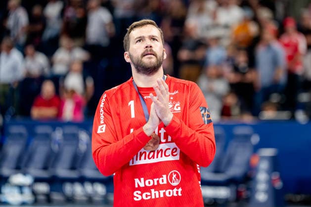 Hamburg, 31 05 2026, Handball, Men, EHF European League Men 2025 26, Match for 3rd place, Montpellier HB SG Flensburg Handewitt Benjamin Buric SG Flensburg Handewitt, 1 thanks the fans