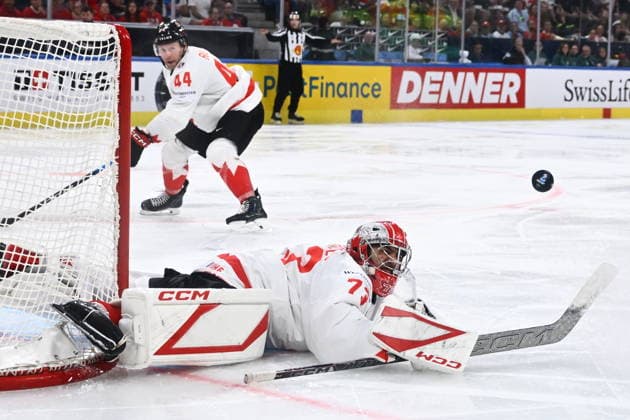 Sport Bilder des Tages Goalkeeper Jet Greaves of Canada in action during the bronze medal match Canada vs Norway at the 2026 IIHF Ice hockey, Eishockey World Championship, WM, Weltmeisterschaft in Zurich, Switzerland, May 31, 2026. (CTKxPhoto RadekxPetrasek) CTKPhotoP2026053104129  CTKPhotoP2026053104129
