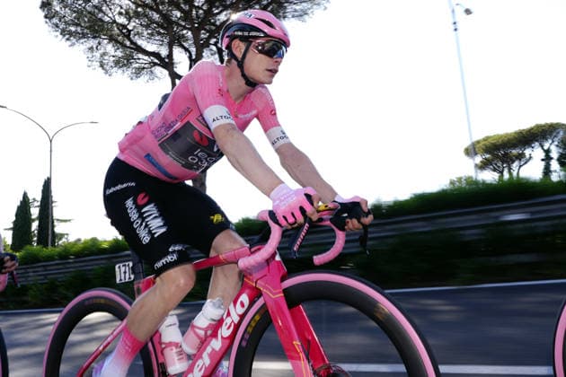 Denmark™s Jonas Vingegaard Hansen of Team Visma Lease A Bike pink jersey during Stage 21 of the Giro d™Italia from Rome to Rome, Italy. Monday May 31, 2026  Copyright: xFabioxFerrari LaPressex