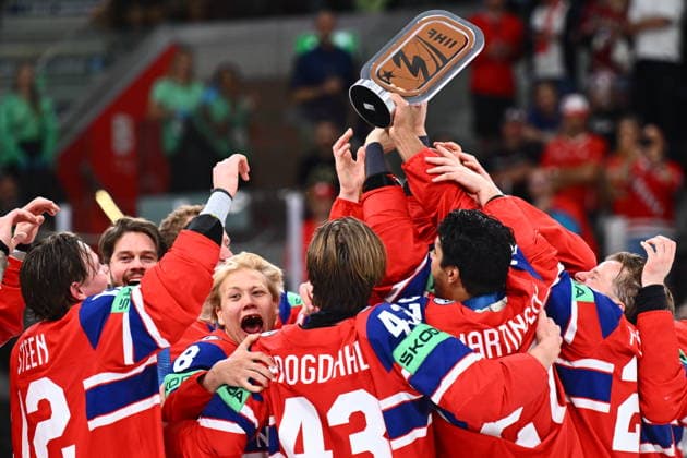 Players of Norway celebrate after winning after the bronze medal match Canada vs Norway at the 2026 IIHF Ice hockey, Eishockey World Championship, WM, Weltmeisterschaft in Zurich, Switzerland, May 31, 2026. (CTKxPhoto RadekxPetrasek) CTKPhotoP2026053104511  CTKPhotoP2026053104511