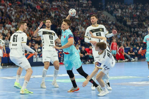 31 05 2026, xgox, Handball EHF European League Final THW Kiel MT Melsungen v l Aaron Mensing Melsungen, 33 throws goal, Torschuetze, scores goal, Treffer, scores the goal Hamburg