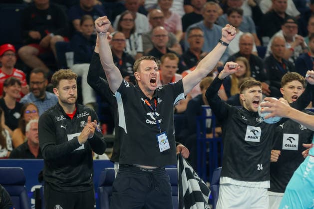 31 05 2026, xgox, Handball EHF European League Final THW Kiel MT Melsungen v l Filip Jicha Kiel, Trainer Jubel, Torjubel, jubelt ueber das Tor, celebrate the goal, celebration Hamburg
