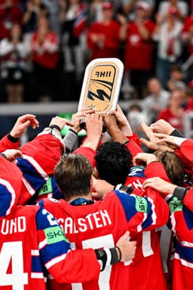 ZURICH, SWITZERLAND MAY 31 Norway celebrate winning the bronze medal during the 2026 IIHF Ice Hockey World Championship Switzerland Bronze medal game between Canada and Norway at Swiss Life Arena on May 31, 2026 in Zurich, Zurich Zurich Swiss Life Arena Zurich Switzerland Copyright: xJustPictures.ch AndreaxBrancax jp-en-EuSpIm-JP7_ANB_CanNor_31052026_8413